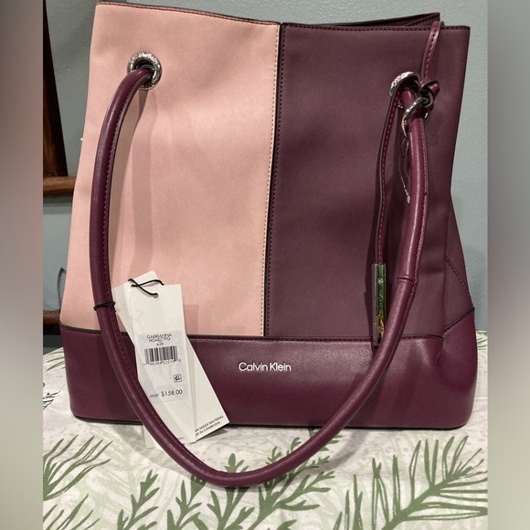 Calvin Klein Gabrianna Bubble Lamb North/South Key Item Tote, Rose Smoke - Picture 4 of 8